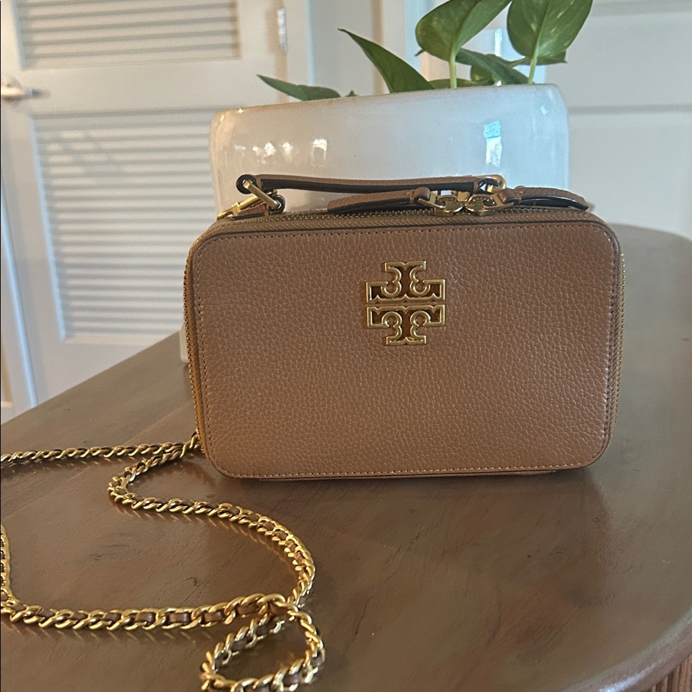 Tory Burch Pebbled Leather Crossbody Camera Bag in Tan with Gold Hardware